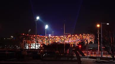 4K北京奥林匹克公园鸟巢体育馆夜景灯光视频的预览图